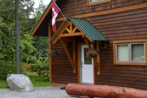 Cedar House Restaurant & Chalets - Room