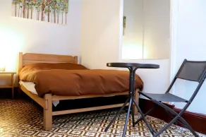 1900 Backpacker's Hostel - Room