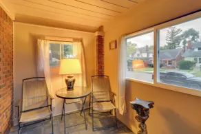 8 Mi to Ford Field: Detroit Getaway w/ Fireplace! - Innvendig