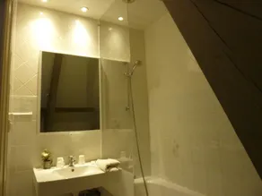 Hôtel A La Renommée - Badeværelse