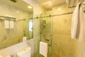 Locals ChiangMai Central Airport Plaza - Bathroom