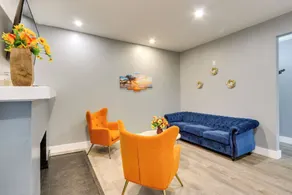 Chic Newark Vacation Rental: 3 Mi to Airport! - Innvendig