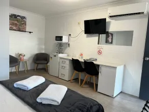 Spanish Lace Motor Inn - Room