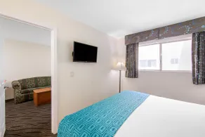 Howard Johnson Suites by Wyndham San Diego Chula Vista BayFront - Chambre