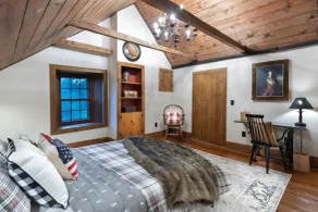 1735 Stone Farmhouse - Camera