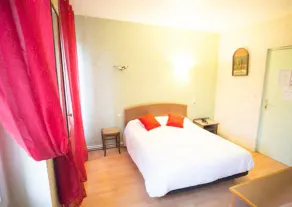 Brit Hotel Dijon Centre Gare - Rom