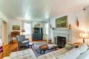 Walkable Location: Historic Home in Charles Town! - Intérieur