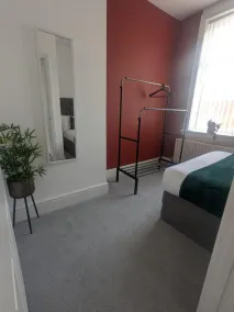 Charming Newcastle Home With Garden, Perfect for Families & Contractors - Room