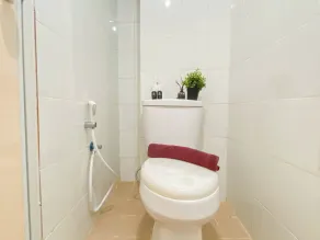 Good Studio At Dramaga Tower Apartment - Bathroom