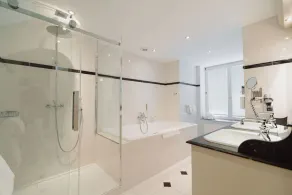 Park Hotel Brussels - Bathroom