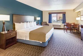 AmericInn by Wyndham Hotel and Suites Long Lake - Chambre