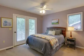 Spacious Mcgaheysville Home: Hot Tub & Pool Table! - Rom