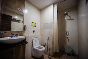 HOMANSH GALAXY HOTEL - Bathroom