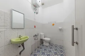 RedDoorz Resort Syariah @ Jaya Tirta Abadi - Bathroom