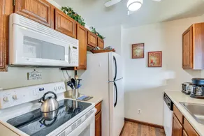 Pool & Hot Tub Access: Central Steamboat Condo - Interiör