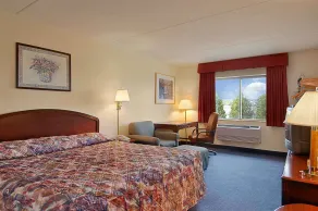 Super 8 by Wyndham Manchester Airport - Chambre
