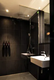 The Social Hub Berlin Alexanderplatz - Badezimmer