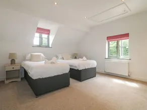 New Elms Farmhouse - Camera