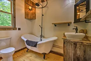'Red Sweetheart Barn Studio' w/ Mtn & River Views! - Interiör