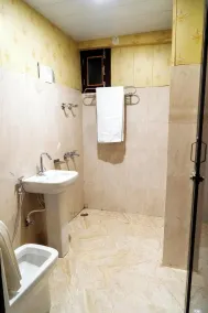 Hotel SNR Grand - Badezimmer