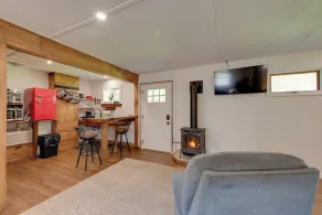 9 Mi to Worlds End State Park: Cabin in Hillsgrove - Interiør