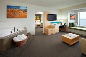 Delta Hotels by Marriott Prince Edward - Piscine