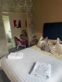 Country lodge retreat with hot tub - Badezimmer