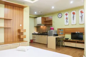 Spacious Studio The Edge Bandung Apartment By Travelio - Værelse