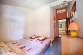 San Art Floating Hostel & Apartments - Room