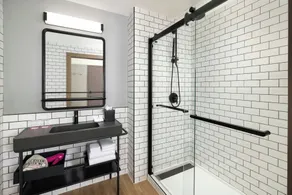 Moxy Allentown Downtown - Bathroom