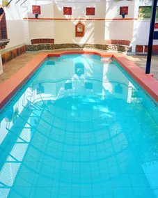 Nivah - Pool