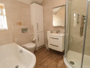 Inglenook Cottage - Badezimmer