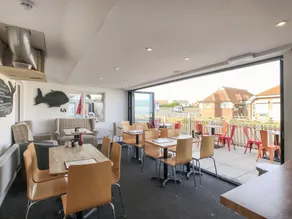 The Waves B&B - Restaurante
