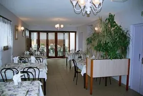 Logis Hôtel Les 3B - Restaurante