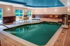 Fairfield Inn and Suites by Marriott Emporia I-95 - Piscine