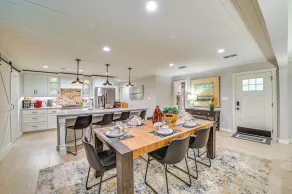 3 Mi to Lake Ray Roberts: Luxe Pilot Point Home - Innvendig