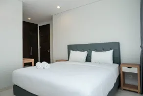 Cozy 2BR at Empyreal Epicentrum Apartment By Travelio - Rum