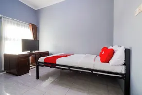 Hotel O Pdl Guest House Syariah - Room