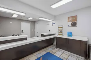 Motel 6-Normal, IL - Bloomington Area - Hall