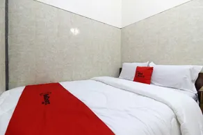 RedDoorz near Museum Gunung Merapi - Chambre