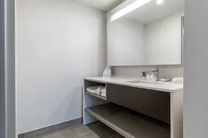 Four Points by Sheraton Lévis Convention Centre - Salle de bain