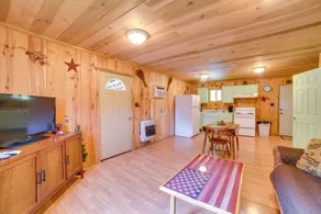 Rustic Cabin on Farm ~ 4 Mi to Kentucky Lake! - Innenbereich