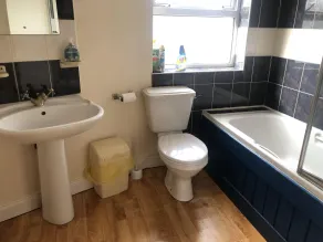 Erneside Townhouses 3 Bedroom Self-catering Holiday Rentals Near River Erne - Baño