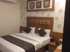 HOTEL RK PALACE - Quarto