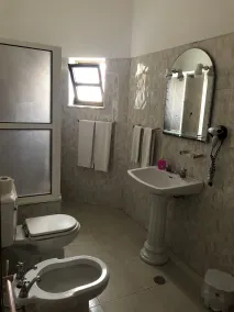 Apartamentos e Quartos Atalaia - Bathroom