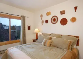 R2408 - Rockies Condominiums - Værelse