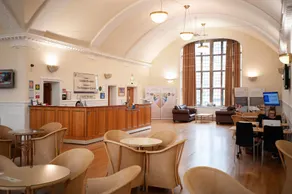 The Management Centre - Réception