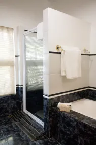 Adley House - Bathroom