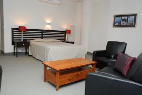 Emerald Hotel - Habitación