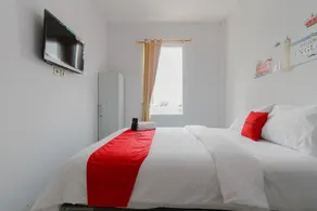 RedDoorz Plus near Taman Rasuna Menteng - Værelse